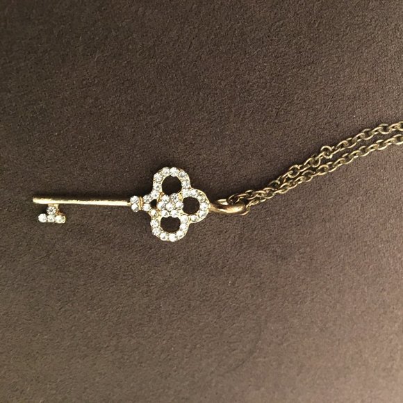 Key Pendant Necklace Vintage Swarovski Crystals - Picture 3 of 9